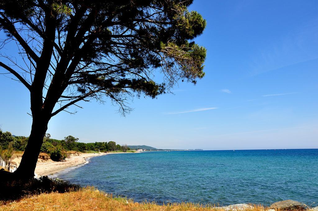 Апарт отель Sole E Mare Санта-Мария-Погжио Экстерьер фото